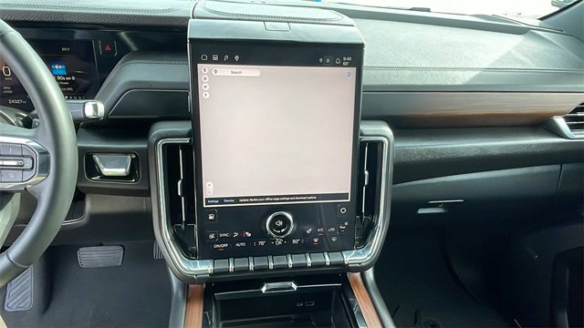 Used 2025 GMC Yukon XL Denali image 15