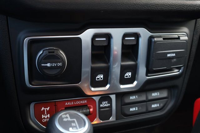 Used 2025 Jeep Wrangler Sport image 18