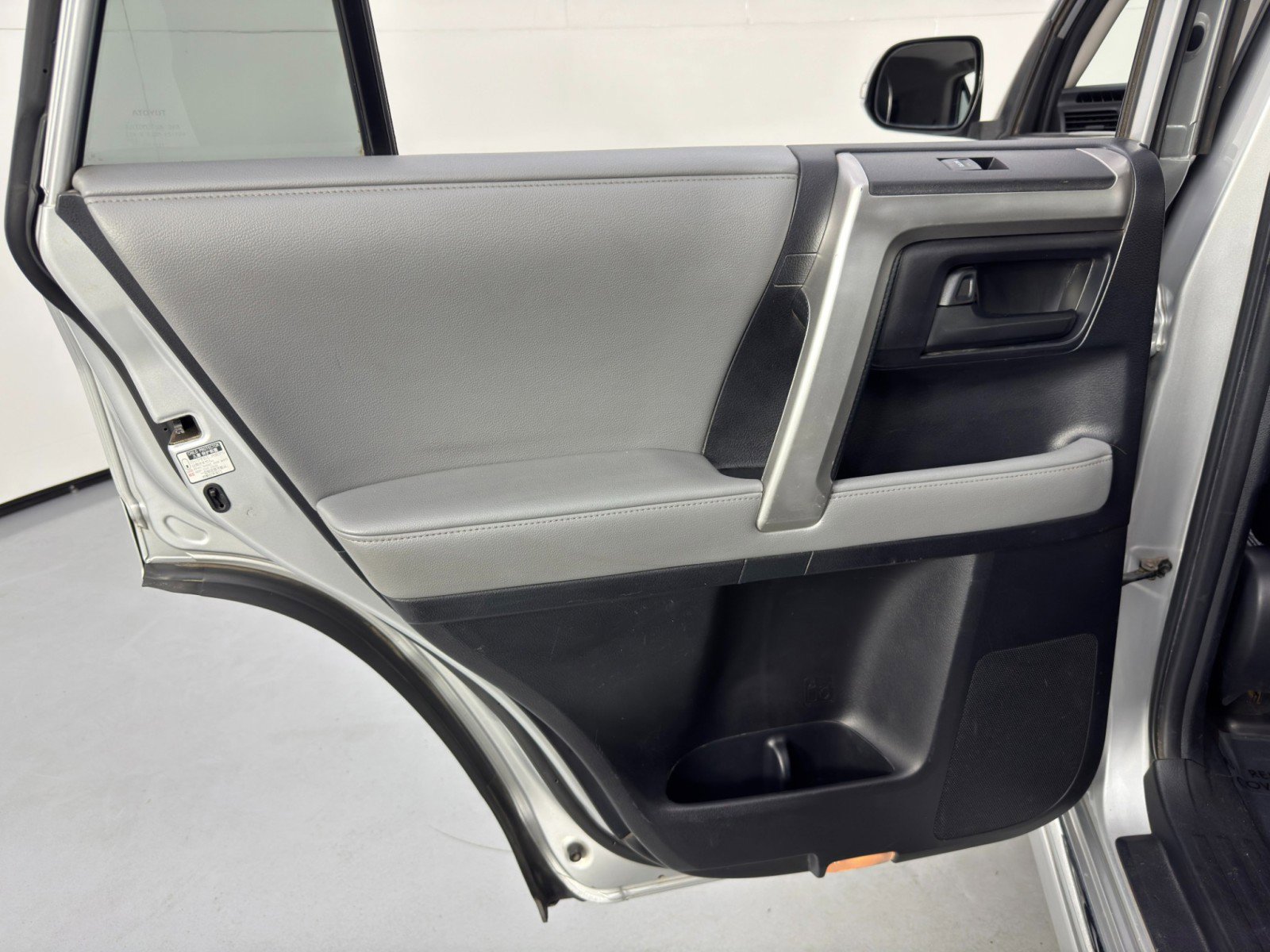 Used 2010 Toyota 4Runner SR5 image 38