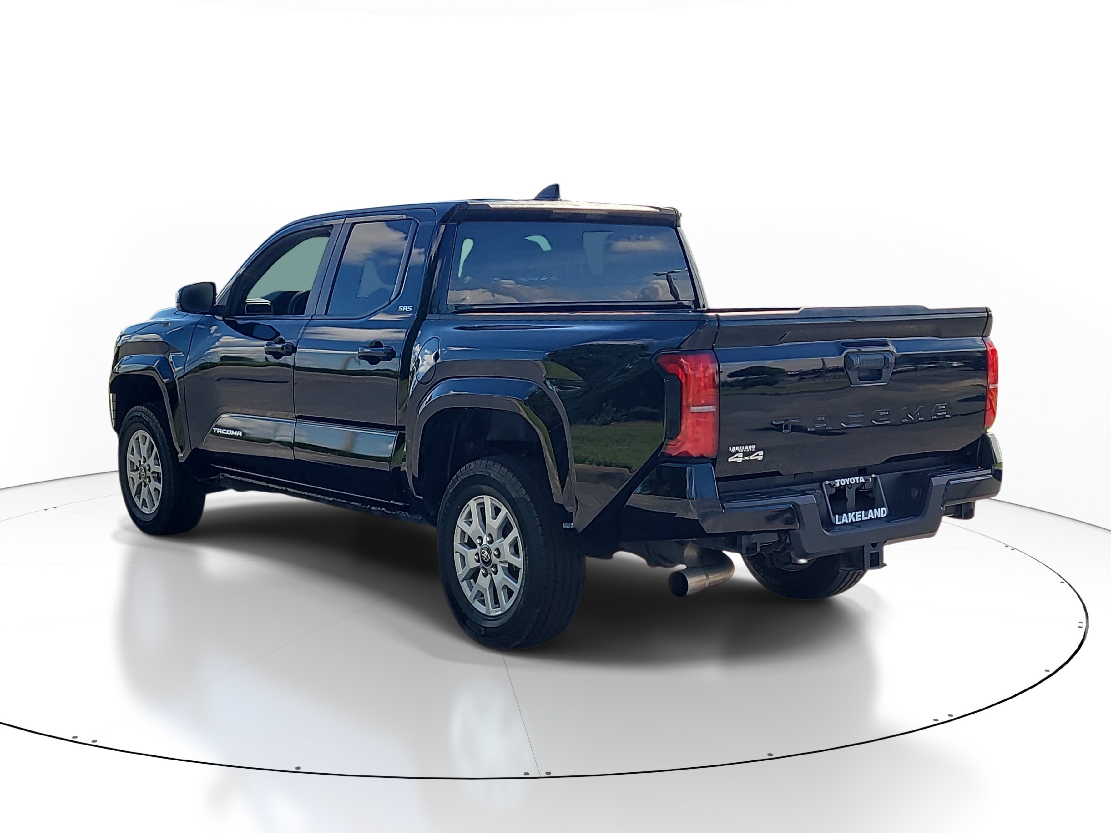 Certified 2024 Toyota Tacoma SR5 AWD/4WD image 5