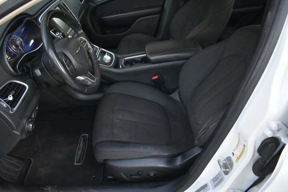 Used 2016 Chrysler 200 Limited w/ Anniversary Edition image 9