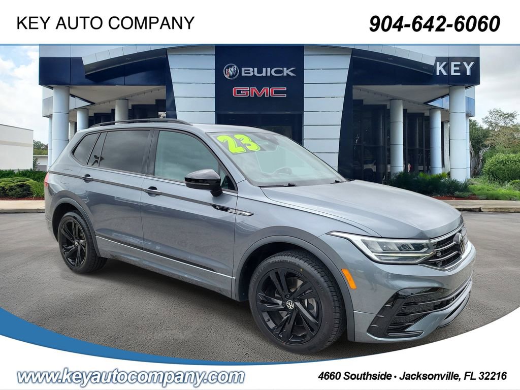 Used 2023 Volkswagen Tiguan SE R-Line FWD image 1