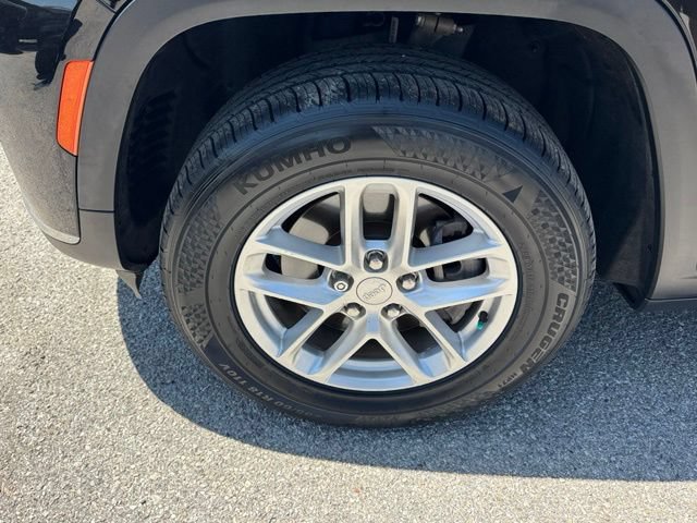 Certified 2023 Jeep Grand Cherokee L Laredo w/ Trailer Tow Group (B) RWD image 8
