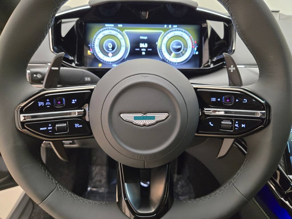 New 2025 Aston Martin V8 Vantage Coupe RWD image 32