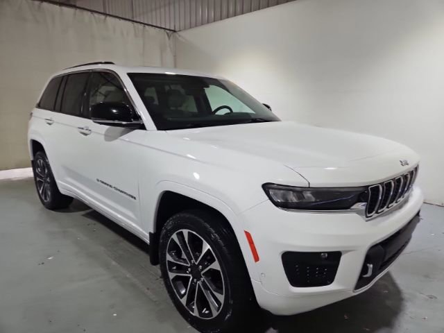 Used 2022 Jeep Grand Cherokee Overland w/ Adv Protech Group III RWD image 2