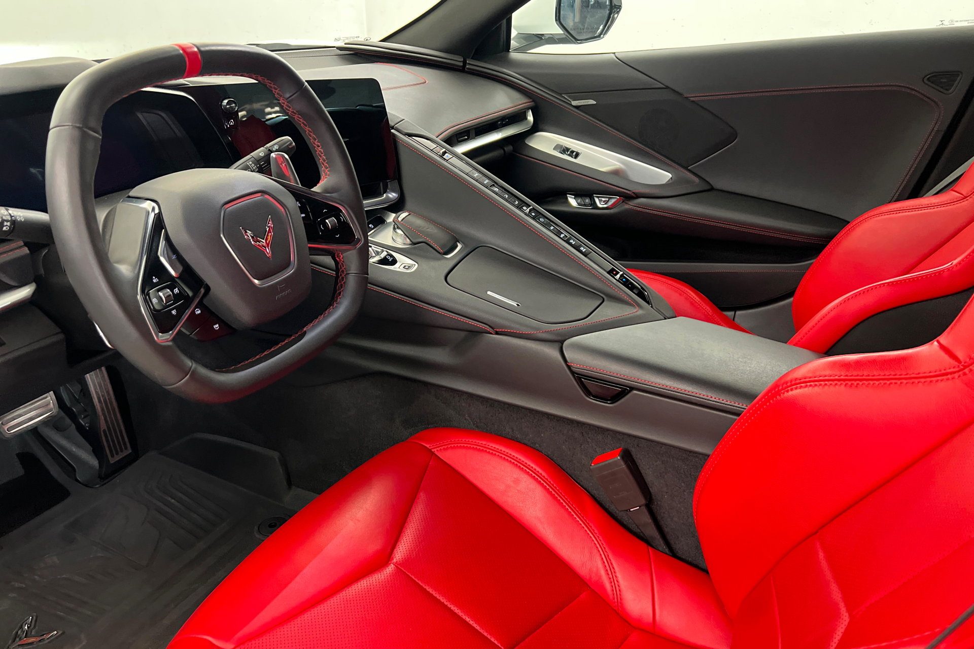 Used 2023 Chevrolet Corvette Stingray Coupe w/ Z51 Performance Package RWD image 12