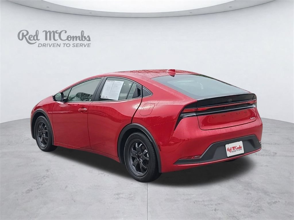 Used 2025 Toyota Prius LE FWD image 4