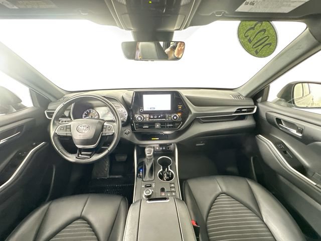 Used 2023 Toyota Highlander XSE AWD/4WD image 12