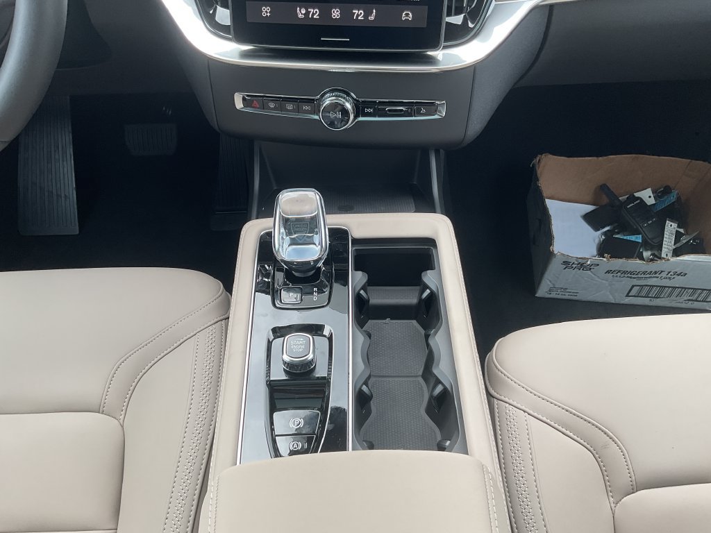 New 2027 Volvo XC90 B5 Core AWD/4WD image 30