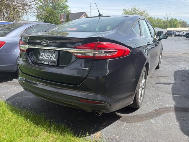 Used 2017 Ford Fusion SE w/ Fusion SE Technology Package FWD image 7