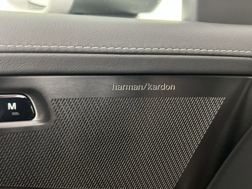 New 2026 Volvo XC90 B6 Plus w/ Protection Package Premier image 11