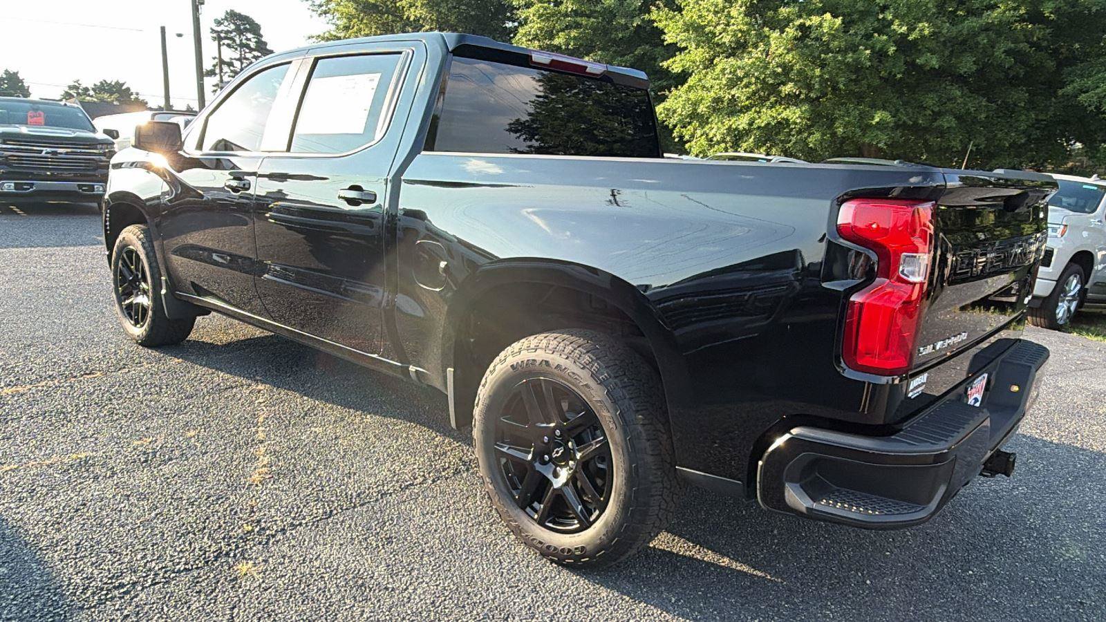 Used 2024 Chevrolet Silverado 1500 RST w/ Z71 Off-Road Package AWD/4WD image 7