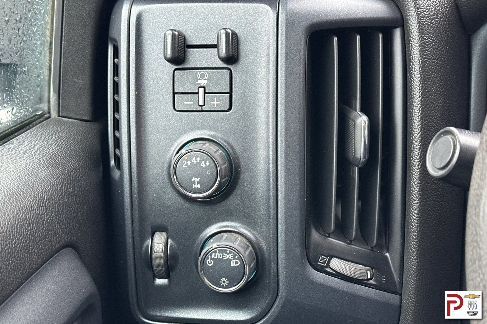 Used 2018 GMC Sierra 3500 4x4 Regular Cab image 25