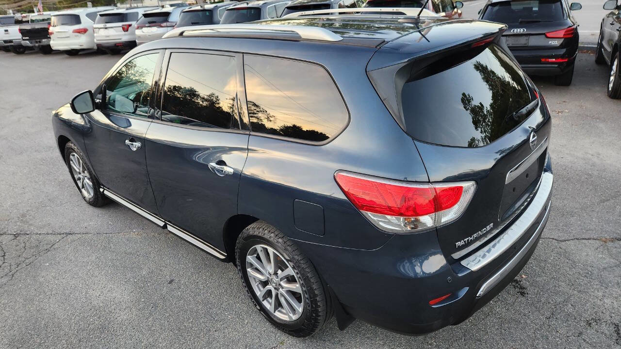 Used 2015 Nissan Pathfinder SV w/ Cargo Package image 10
