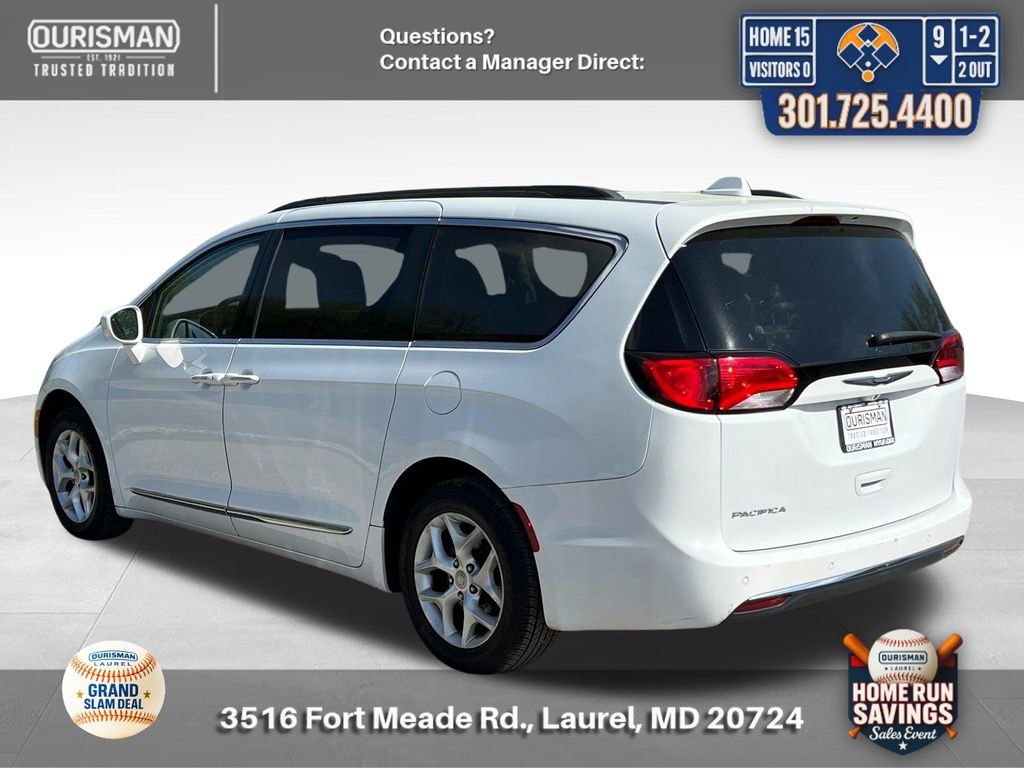 Used 2017 Chrysler Pacifica Touring-L w/ Tire & Wheel Group image 3