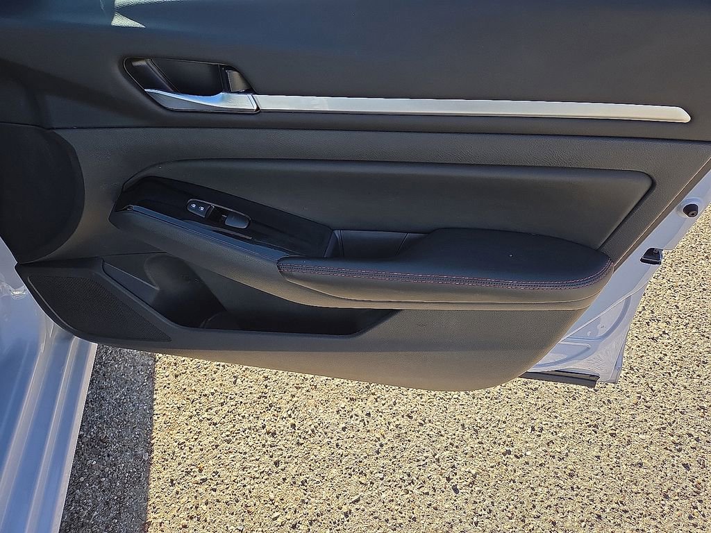 Used 2024 Nissan Altima 2.5 SR image 15