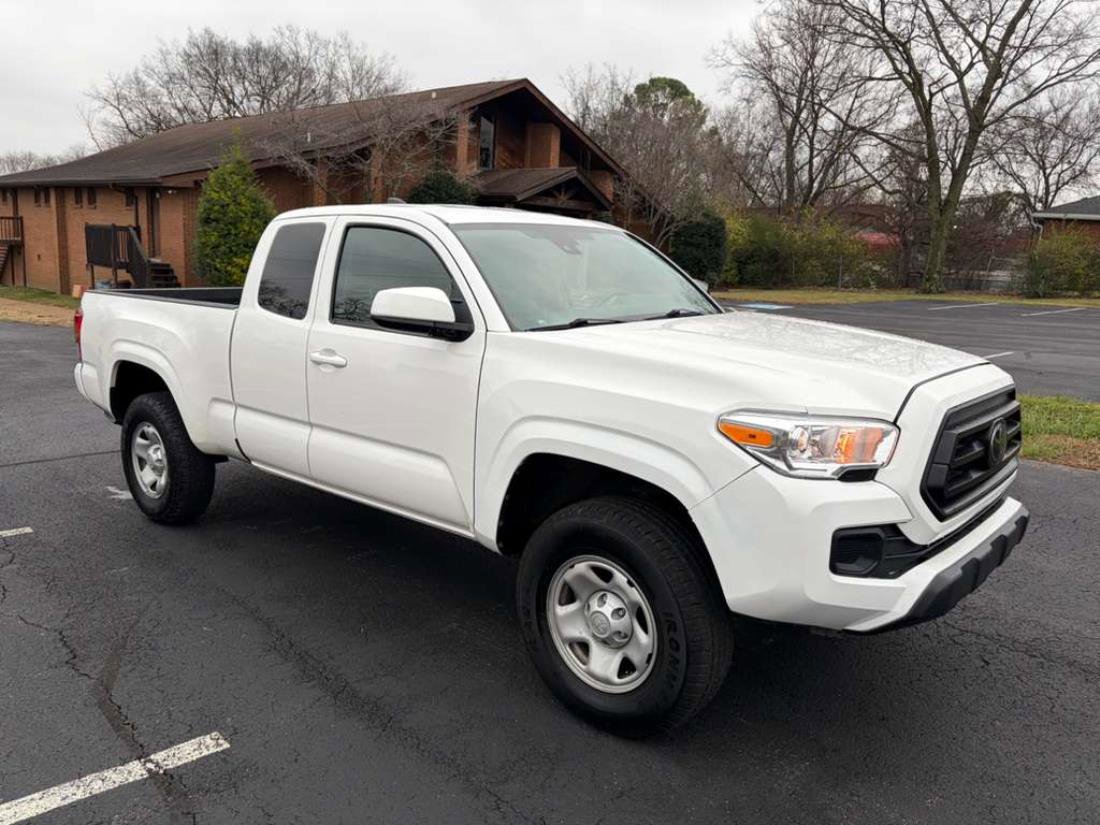 Used 2022 Toyota Tacoma SR w/ SR Convenience Package image 3