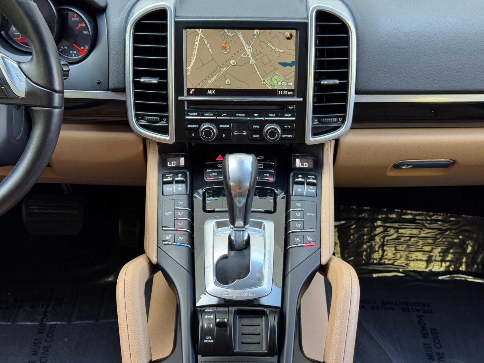 Used 2014 Porsche Cayenne Platinum Edition AWD/4WD image 21
