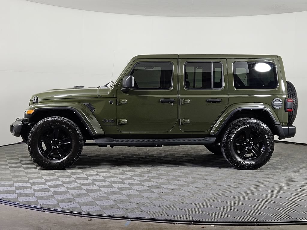 Used 2022 Jeep Wrangler Unlimited Sahara AWD/4WD image 3