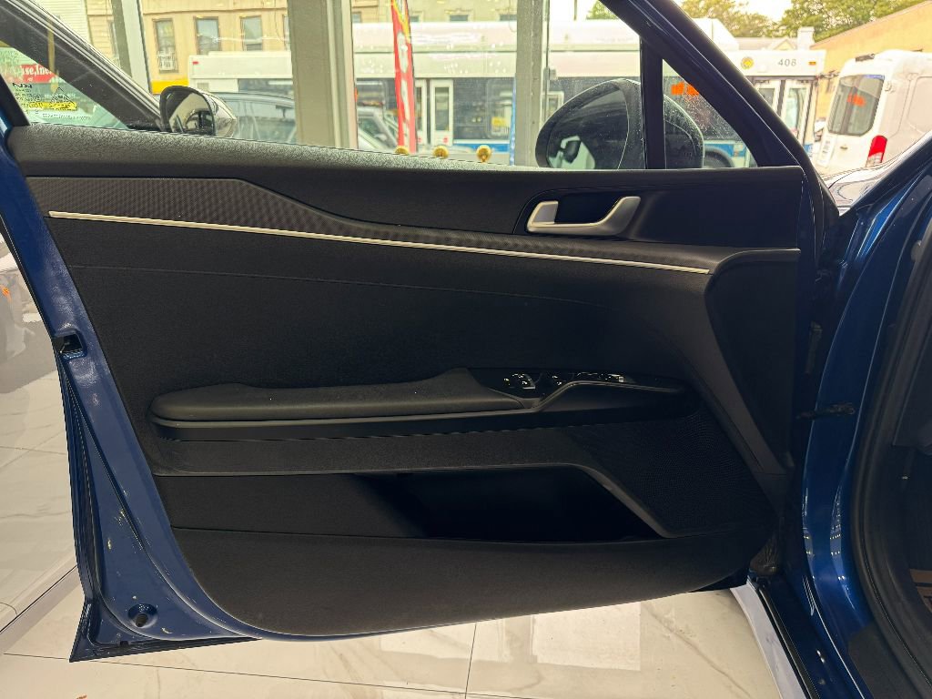 Used 2022 Kia K5 GT-Line image 11