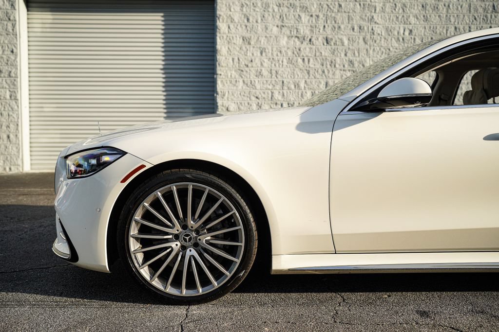 Used 2022 Mercedes-Benz S 500 4MATIC w/ AMG Line Package image 10