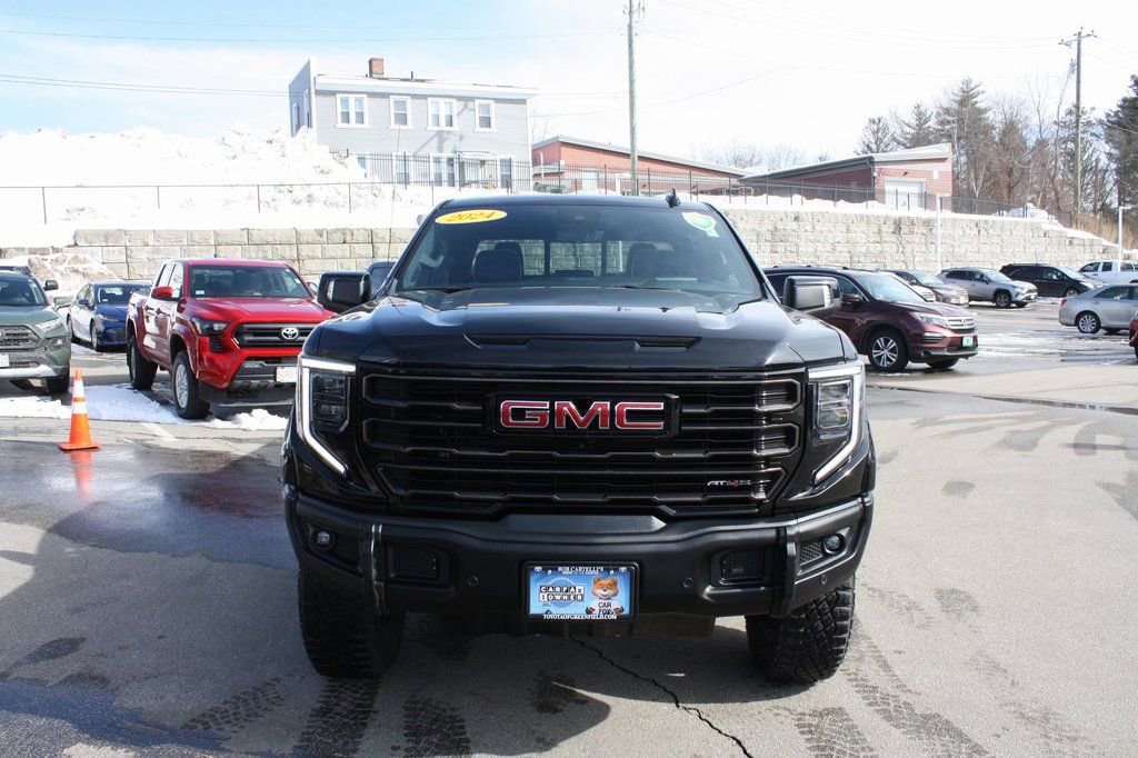 Used 2024 GMC Sierra 1500 AT4X image 2