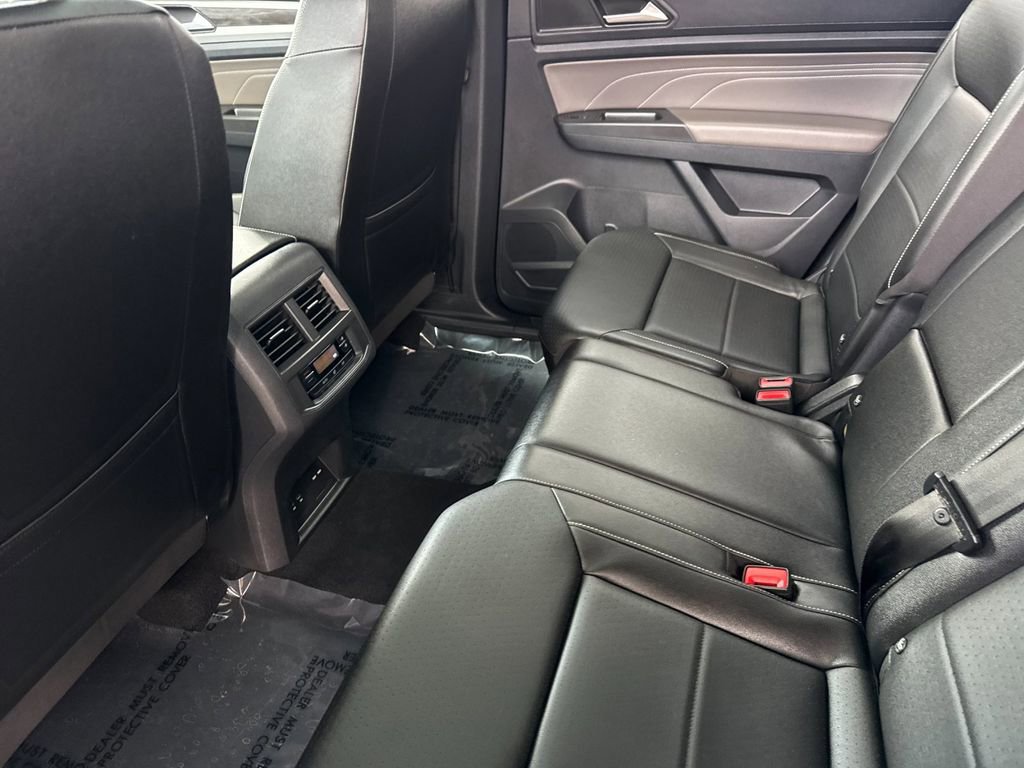 Used 2023 Volkswagen Atlas SE w/ Panoramic Sunroof Package FWD image 11