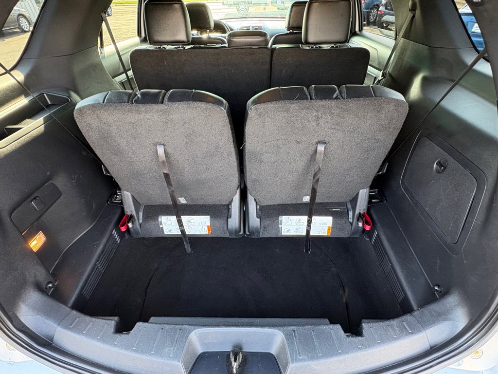 Used 2016 Ford Explorer XLT w/ Equipment Group 202A image 14