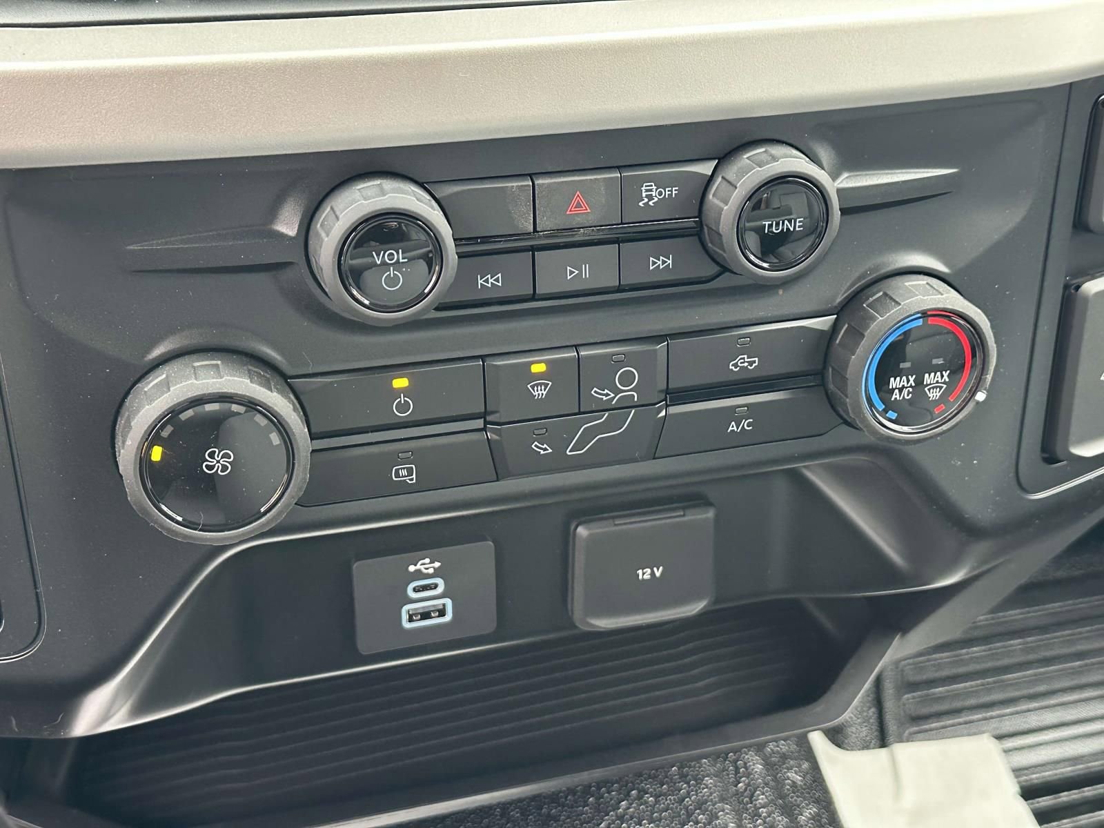 New 2025 Ford F550 4x4 Crew Cab Super Duty image 14