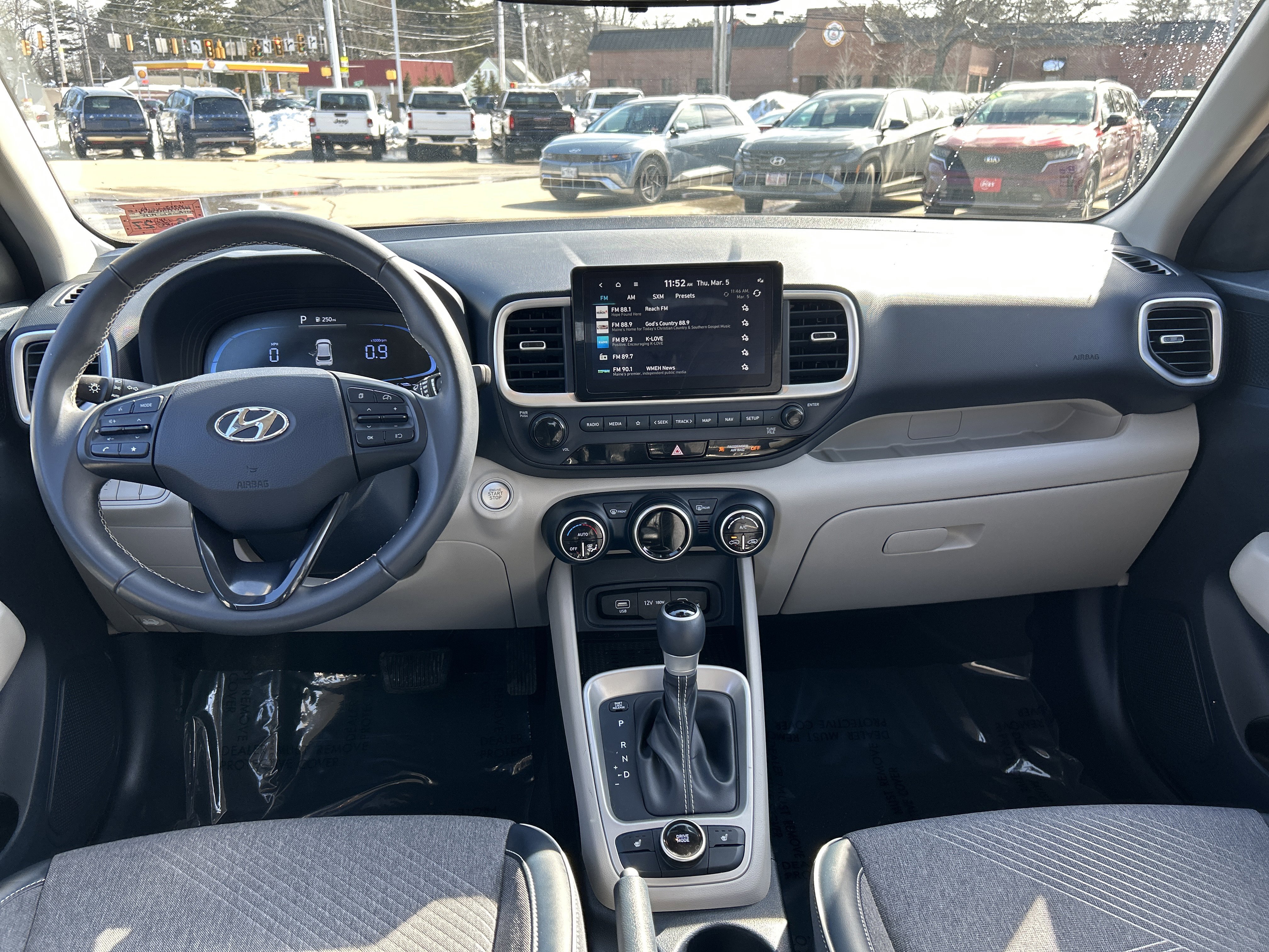 Certified 2023 Hyundai Venue Limited image 18
