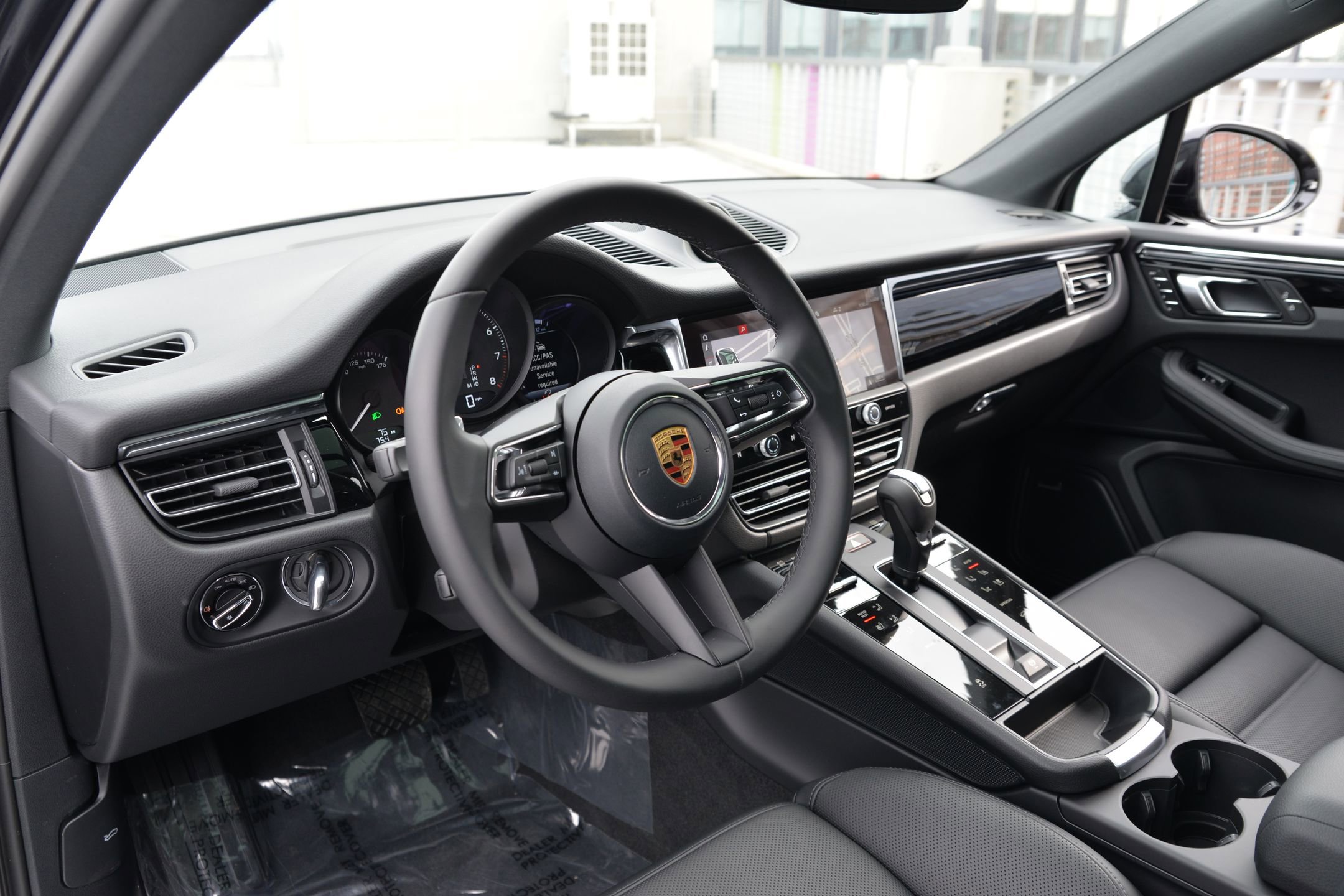 New 2026 Porsche Macan image 4