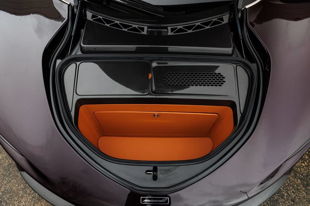 Used 2020 McLaren Speedtail RWD image 34