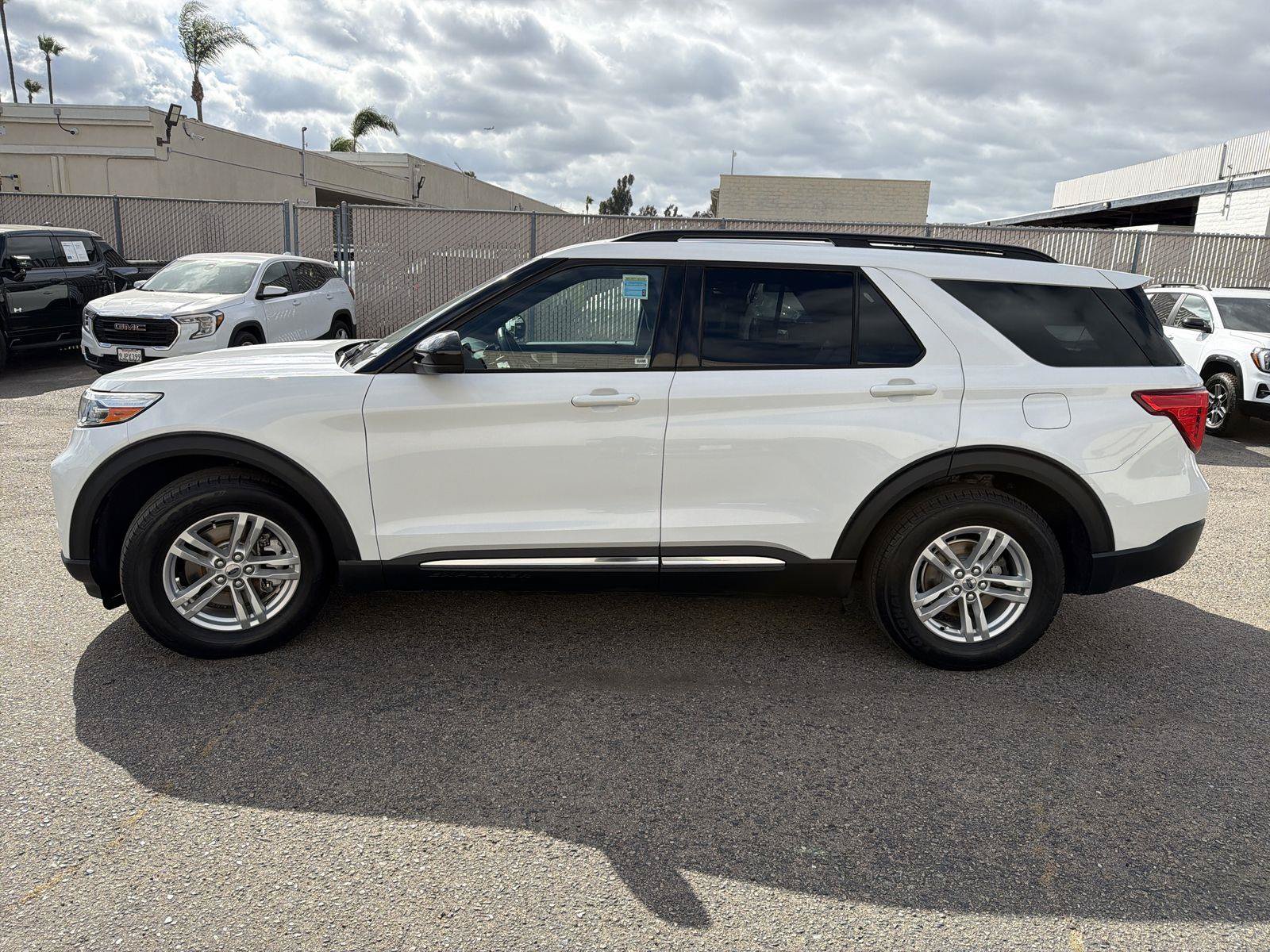 Used 2020 Ford Explorer XLT w/ Equipment Group 202A RWD image 7