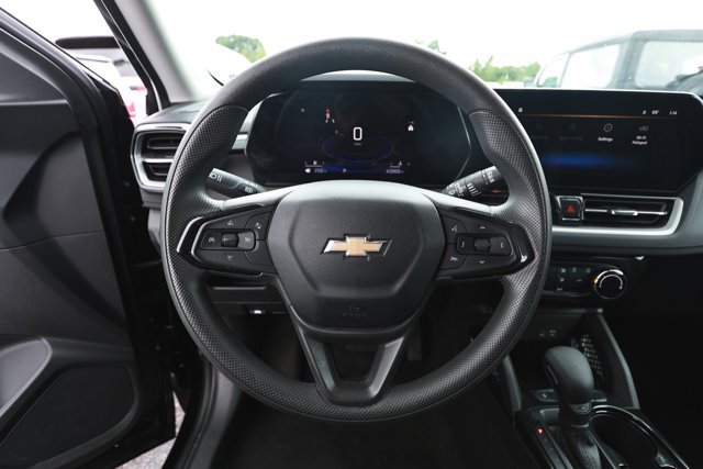 Used 2024 Chevrolet TrailBlazer LT FWD image 11