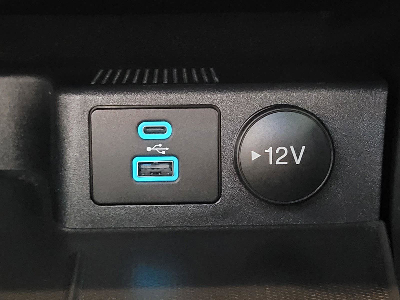 Used 2022 Ford Escape SE w/ SE Sport Appearance Package image 15