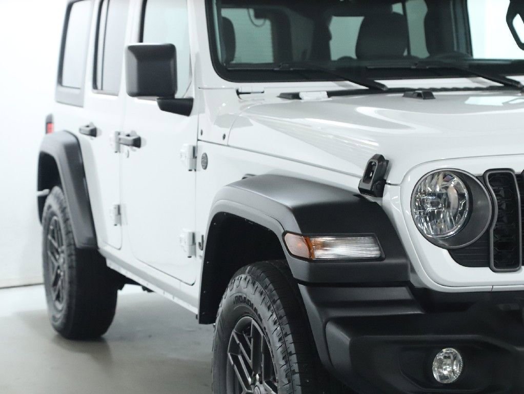 Used 2025 Jeep Wrangler Sport S image 8