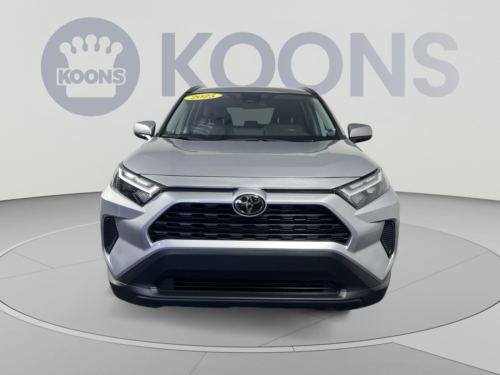 Used 2025 Toyota RAV4 XLE AWD/4WD image 4