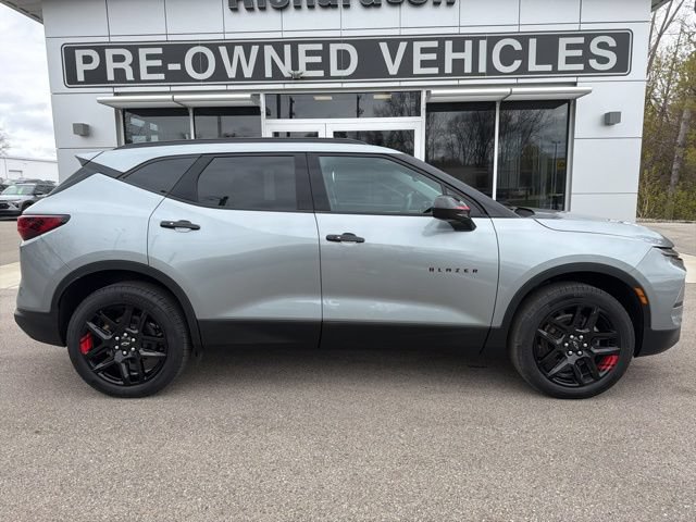 Certified 2024 Chevrolet Blazer LT w/ Redline Edition FWD image 2