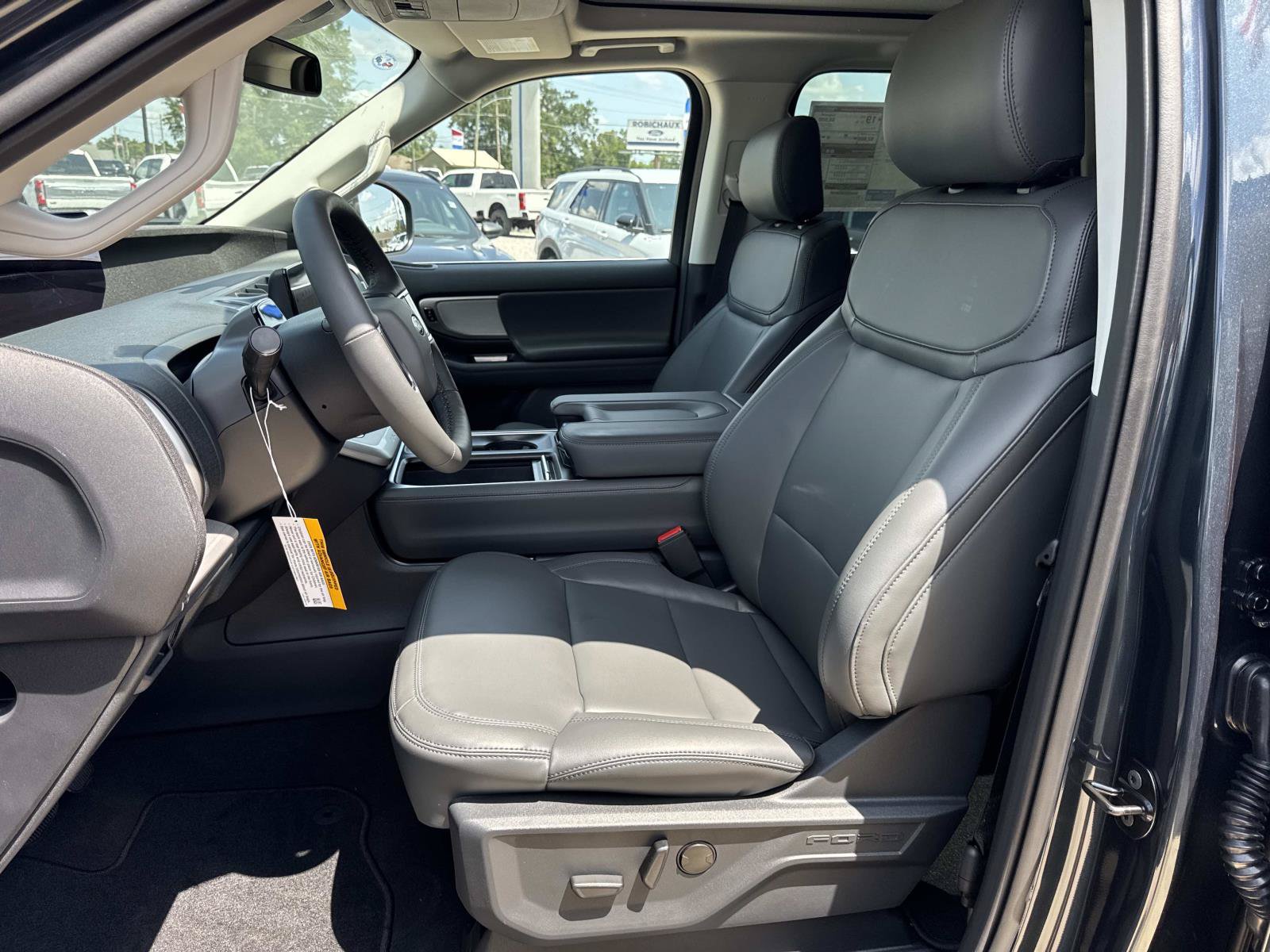 New 2026 Ford Expedition Active RWD image 9