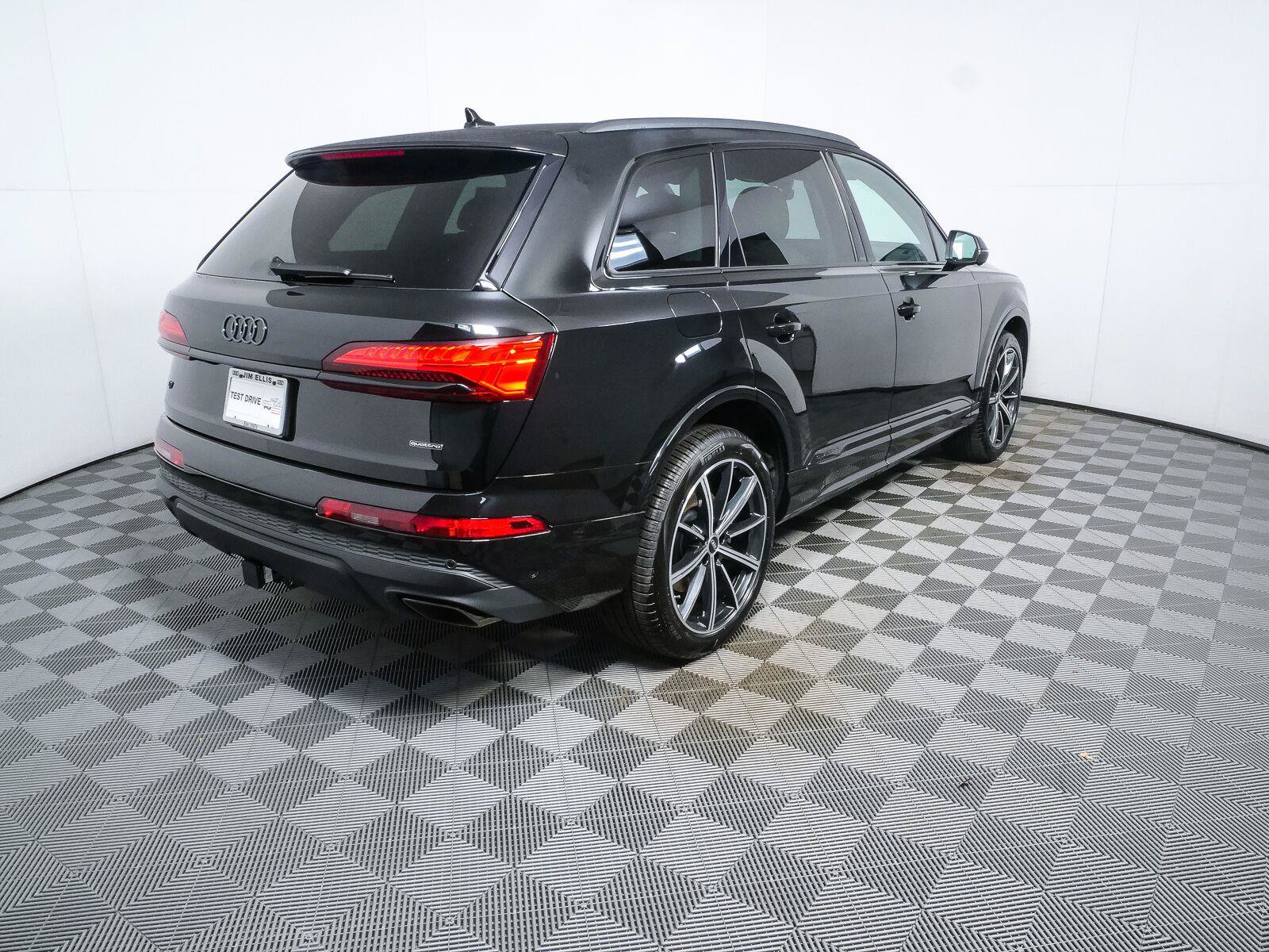 New 2026 Audi Q7 2.0T Premium Plus AWD/4WD image 3