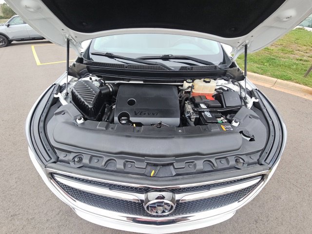 Used 2019 Buick Enclave Essence w/ LPO, Luxury Package AWD/4WD image 4