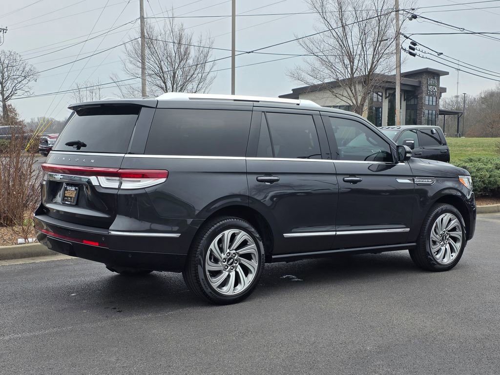 Used 2024 Lincoln Navigator Reserve image 5