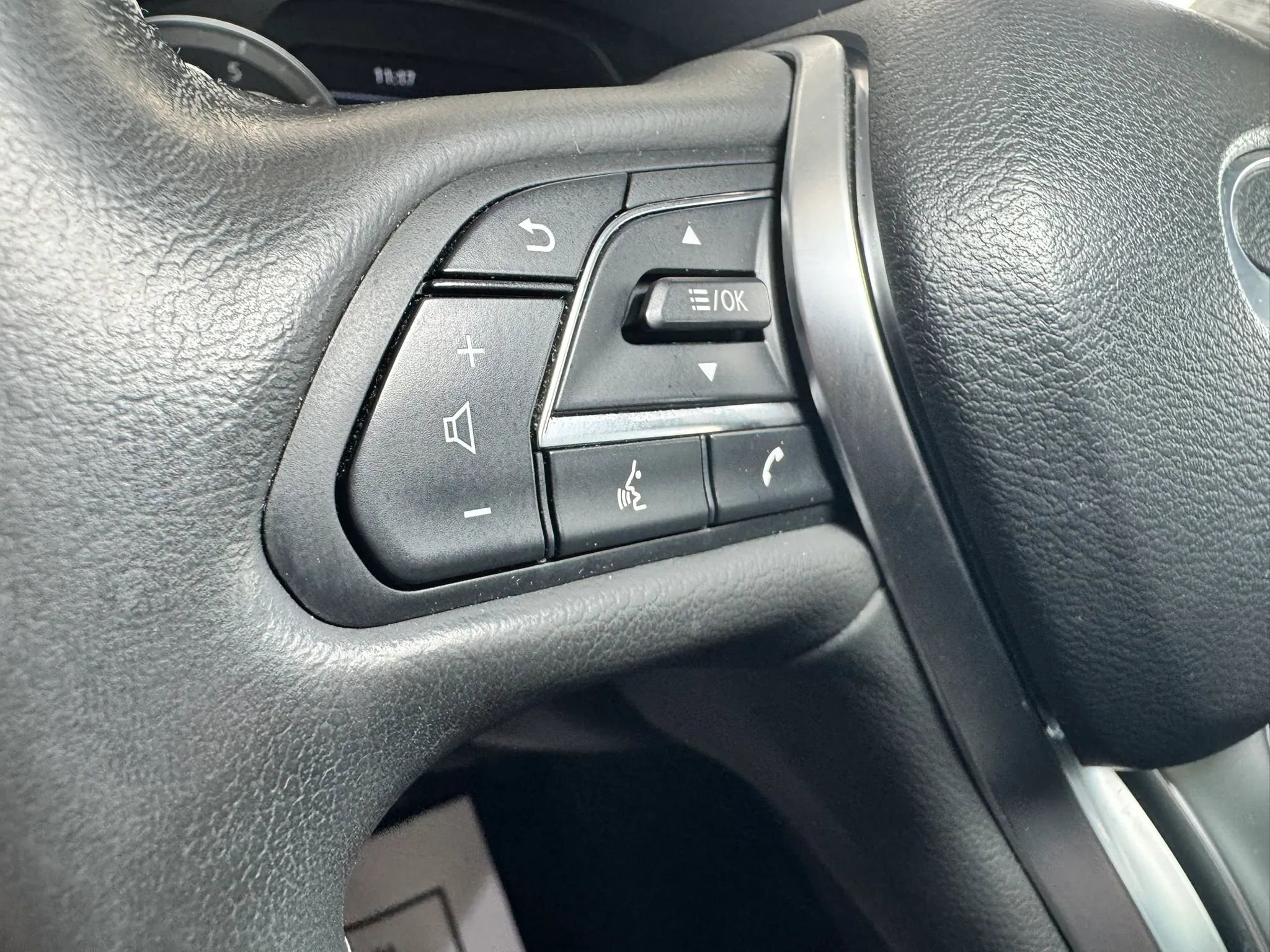 Used 2021 INFINITI QX50 Essential w/ Convenience Package FWD image 24