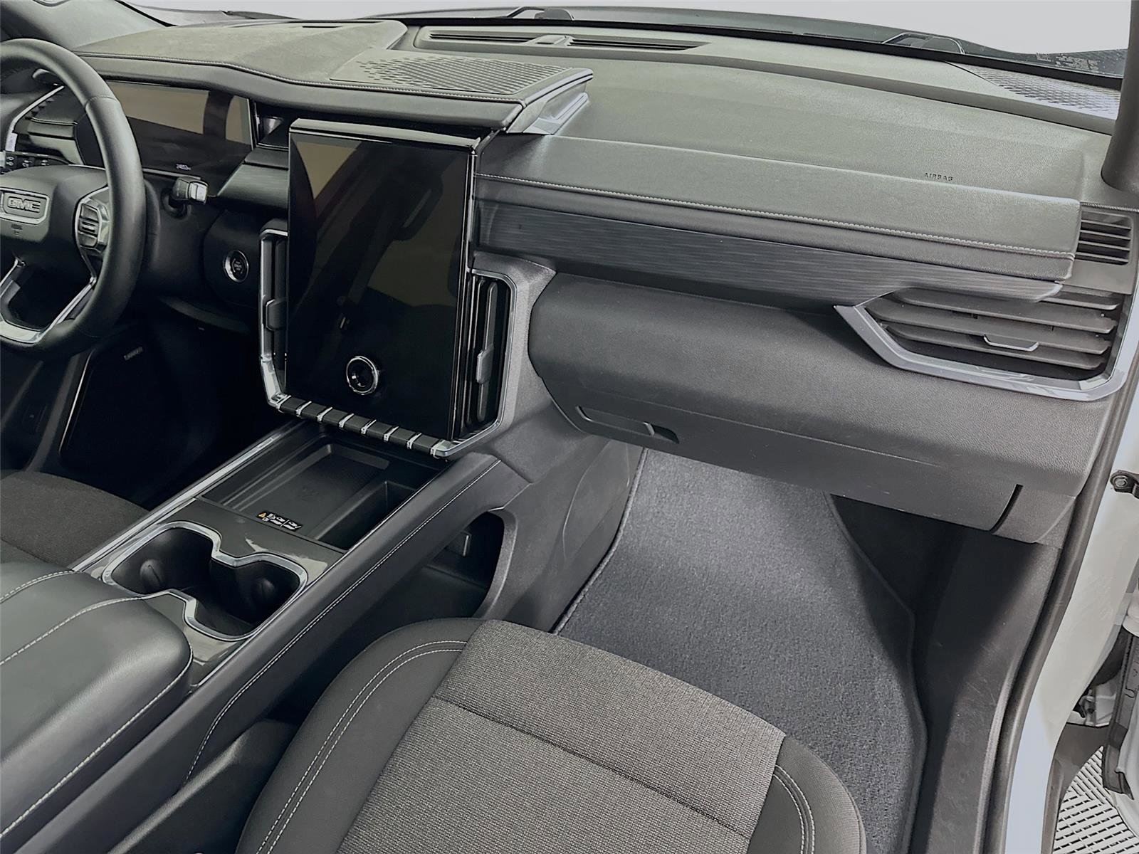 Used 2025 GMC Acadia Elevation image 28