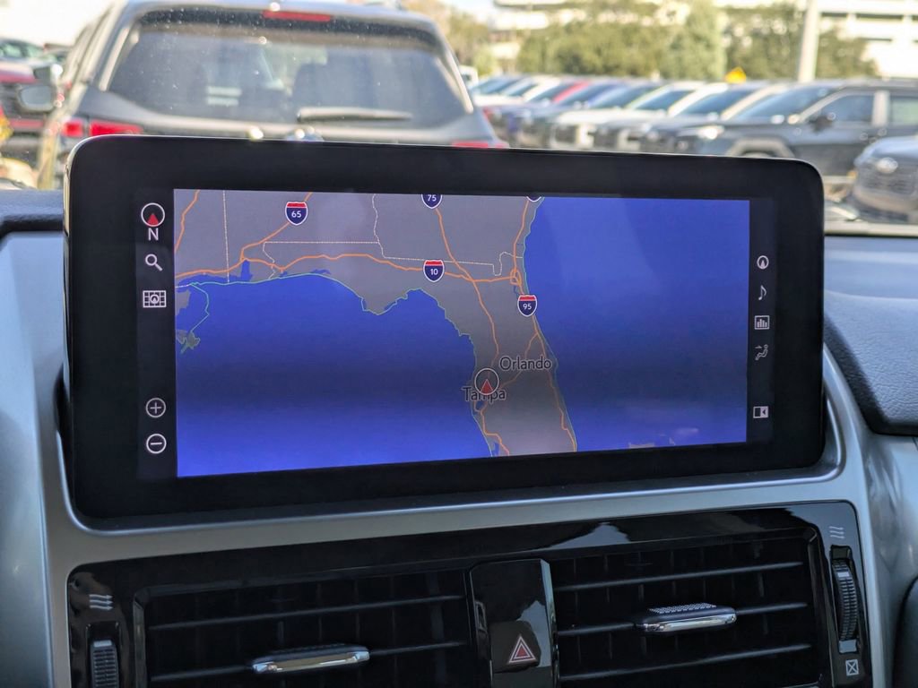 Used 2023 Lexus GX 460 Premium w/ Accessory Package image 21