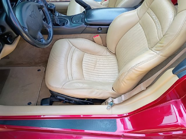 Used 2002 Chevrolet Corvette Convertible w/ Preferred Equipment Group2 RWD image 25