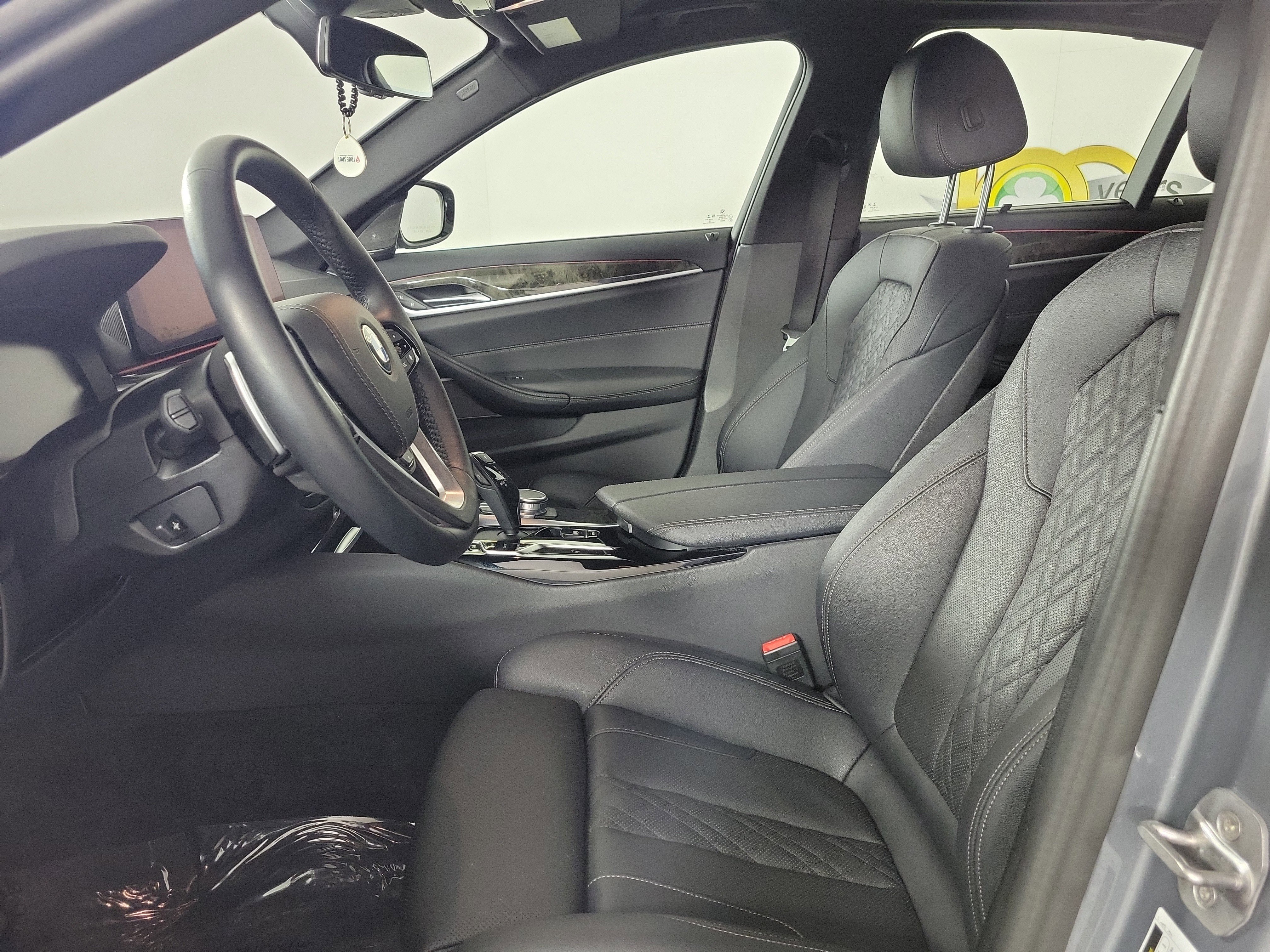 Certified 2023 BMW 540i xDrive w/ Premium Package image 9