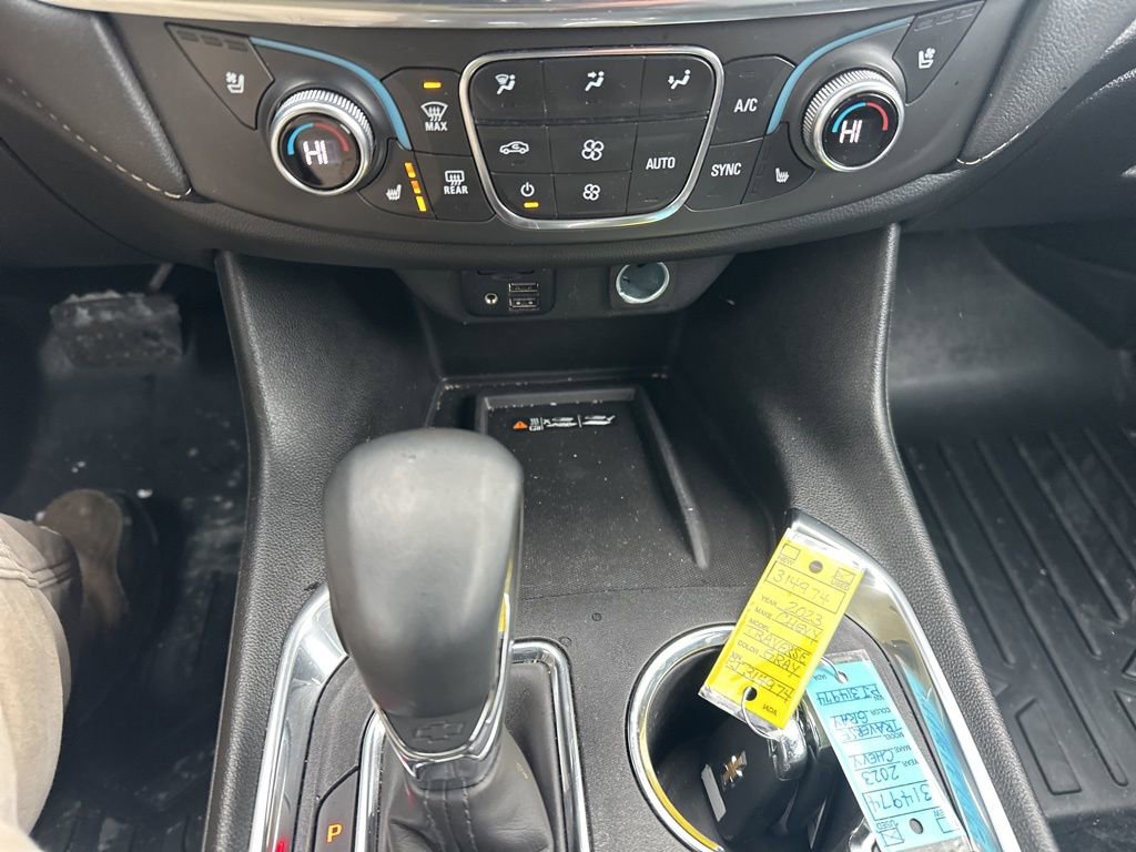 Used 2023 Chevrolet Traverse Premier image 22