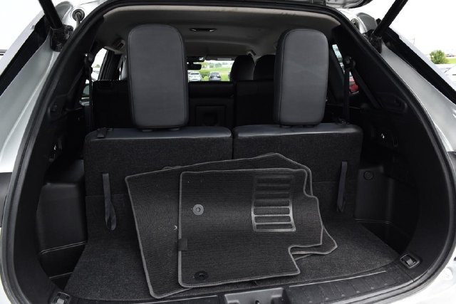 Used 2025 Mitsubishi Outlander AWD image 28