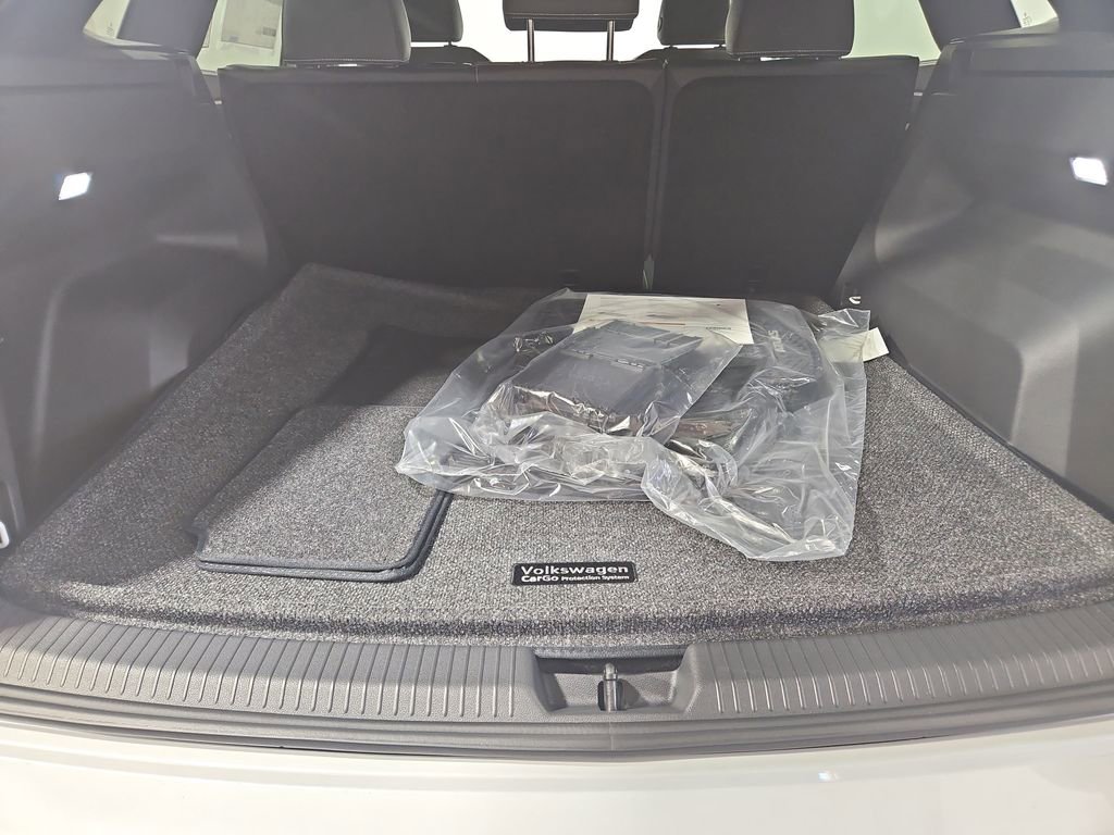 New 2026 Volkswagen Atlas Cross Sport SE image 22